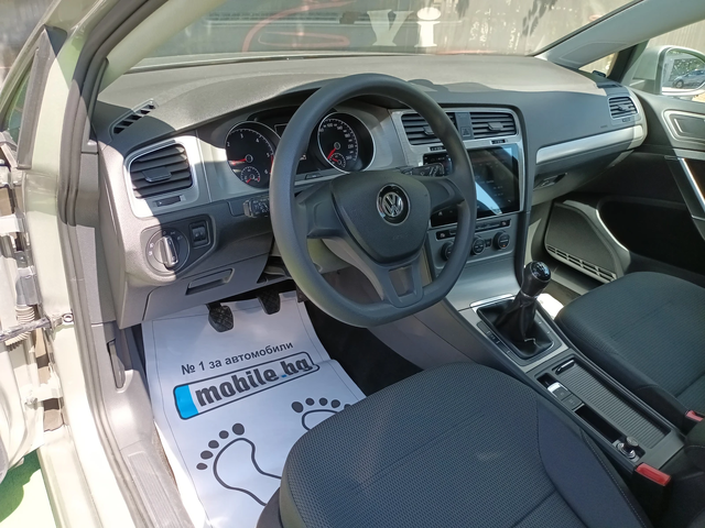VW Golf 1.6TDI/NAVI - автомобили, коли, обяви за нови и употребявани 5