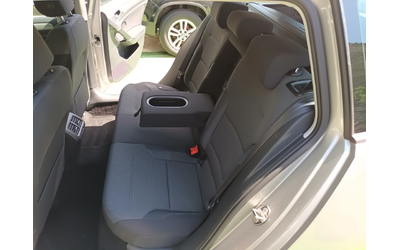 VW Golf 1.6TDI/NAVI - автомобили, коли, обяви за нови и употребявани 8