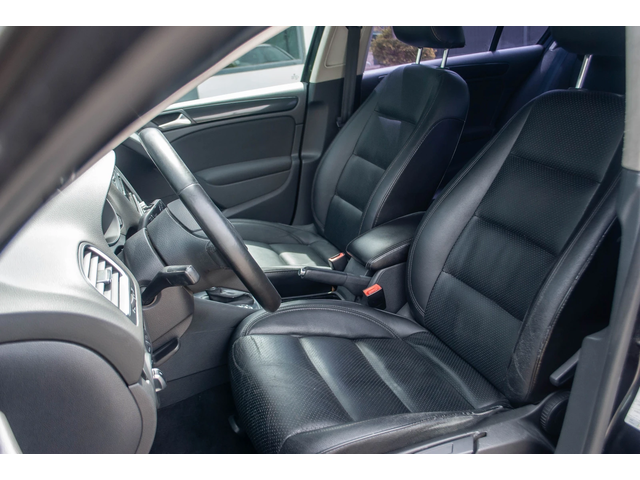 VW Golf 1.6TDI-AUTOMATIC-КОЖА-ПАНОРАМА-6М ГАРАНЦИЯ! - автомобили, коли, обяви за нови и употребявани 11