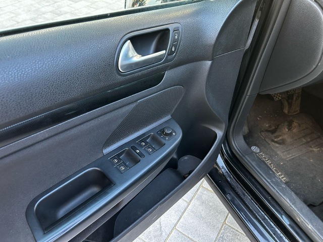 VW Golf, 2012 г., 250000 км, 105 к.с. - автомобили, коли, обяви за нови и употребявани 10