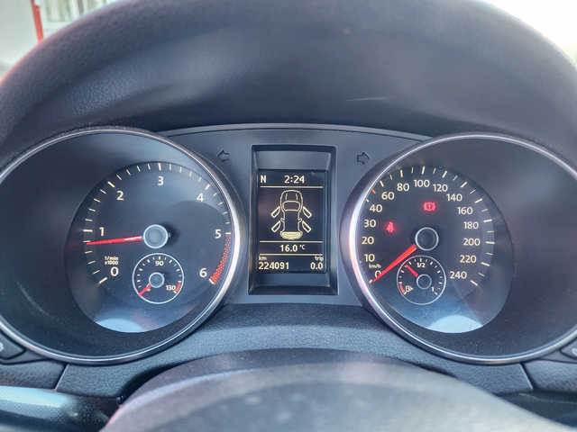 VW Golf 2.0TDI - автомобили, коли, обяви за нови и употребявани 7