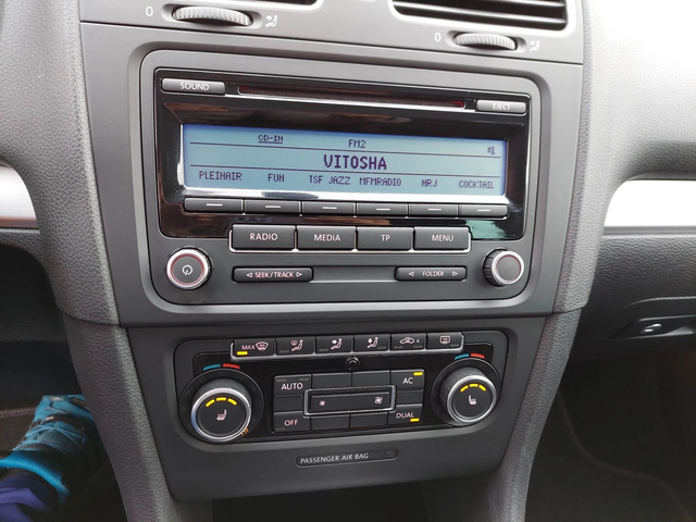 VW Golf 6 2, 0TDI AUTOMATIC - автомобили, коли, обяви за нови и употребявани 11