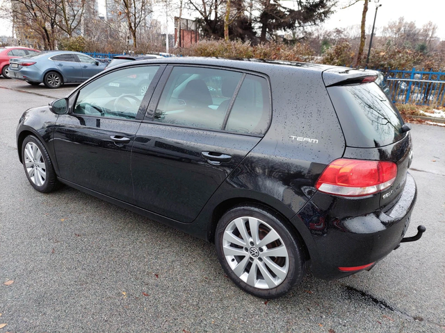 VW Golf 6 2, 0TDI AUTOMATIC - автомобили, коли, обяви за нови и употребявани 3