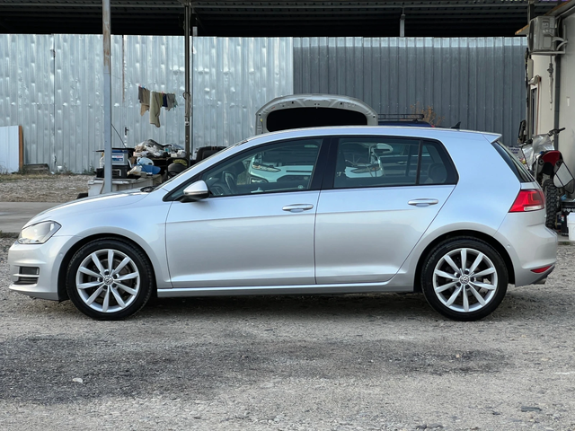 VW Golf 1.6TDI-110к.с.DSG/EURO6B/Мултиволан/Нави/Алкантара - автомобили, коли, обяви за нови и употребявани 7