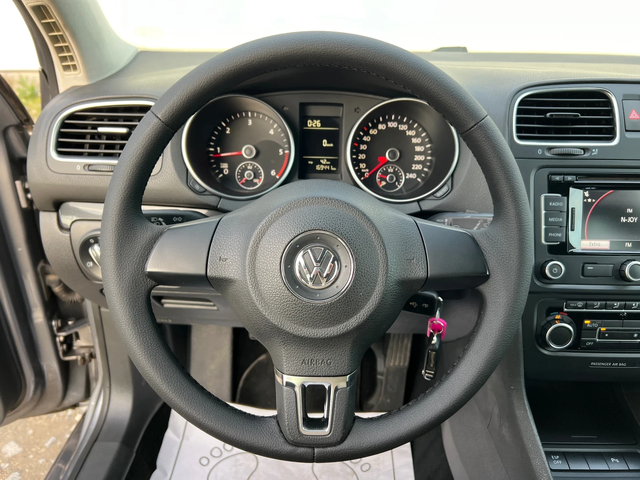 VW Golf 1.6TDI 105к.с. Парктроник/ Навигация/Euro5A/Италия - автомобили, коли, обяви за нови и употребявани 12