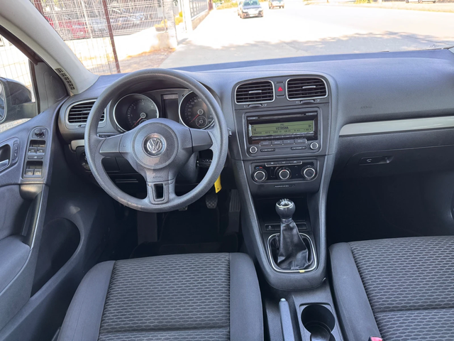 VW Golf 1.6TDI 105кс * ПЕРФЕКТЕН* - автомобили, коли, обяви за нови и употребявани 11