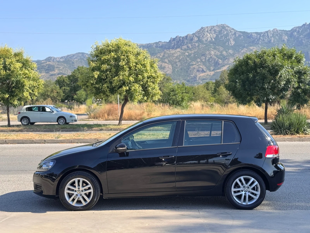 VW Golf 1.6TDI 105кс * ПЕРФЕКТЕН* - автомобили, коли, обяви за нови и употребявани 1