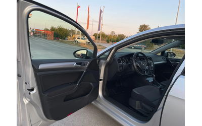 VW Golf E GERMANY - автомобили, коли, обяви за нови и употребявани 8
