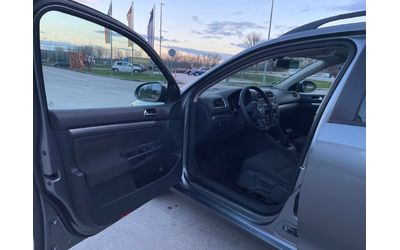 VW Golf 1.6i Germany - автомобили, коли, обяви за нови и употребявани 8