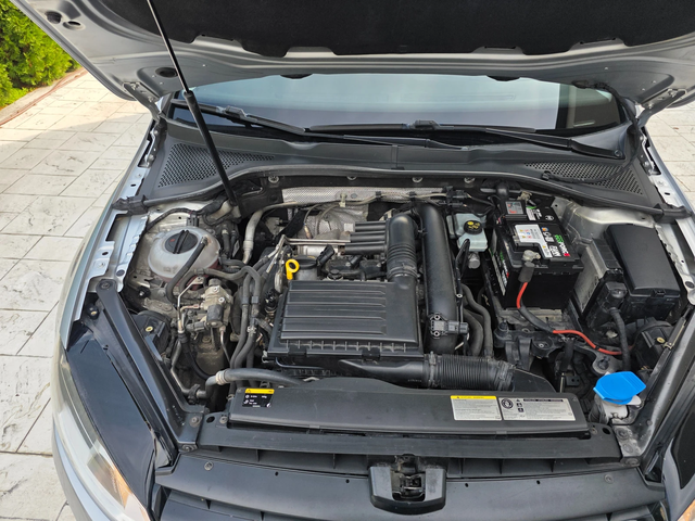 VW Golf 1.4 GDI - автомобили, коли, обяви за нови и употребявани 16