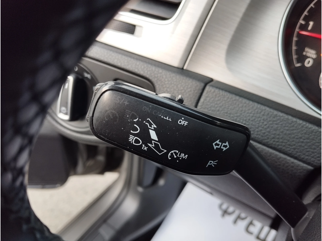 VW Golf 1.6TDI DSG - автомобили, коли, обяви за нови и употребявани 11