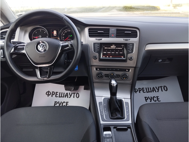 VW Golf 1.6TDI DSG - автомобили, коли, обяви за нови и употребявани 8
