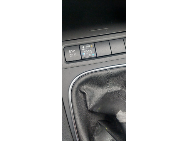 VW Golf 1.6 ГАЗ КЛИМА - автомобили, коли, обяви за нови и употребявани 12