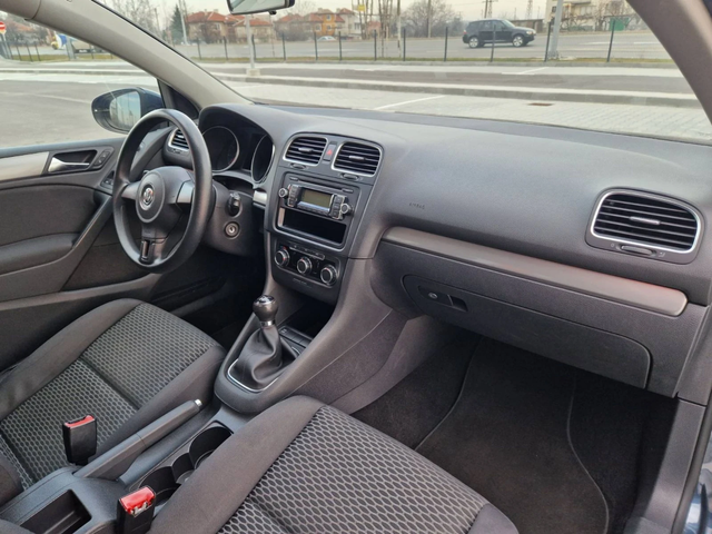 VW Golf 1.4 /80 к.с. - автомобили, коли, обяви за нови и употребявани 5