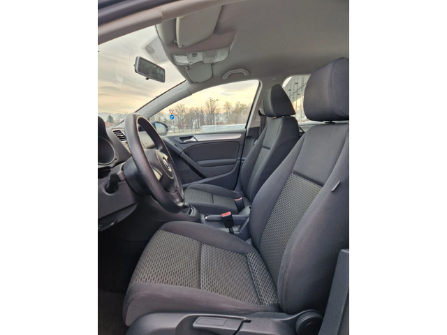 VW Golf 1.4 /80 к.с. - автомобили, коли, обяви за нови и употребявани 8