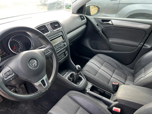 VW Golf 1.2 - автомобили, коли, обяви за нови и употребявани 10