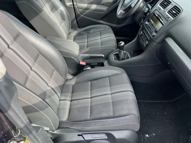 VW Golf 1.2 - автомобили, коли, обяви за нови и употребявани 11