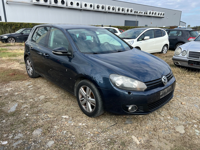 VW Golf 1.2 - автомобили, коли, обяви за нови и употребявани 2