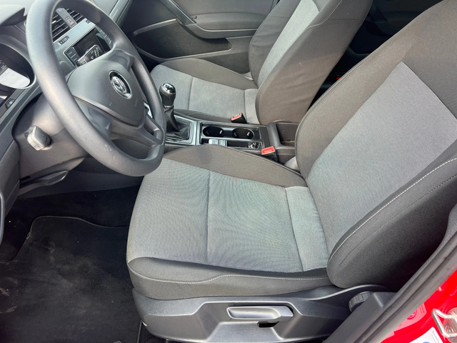 VW Golf 1.6 TDI - автомобили, коли, обяви за нови и употребявани 8