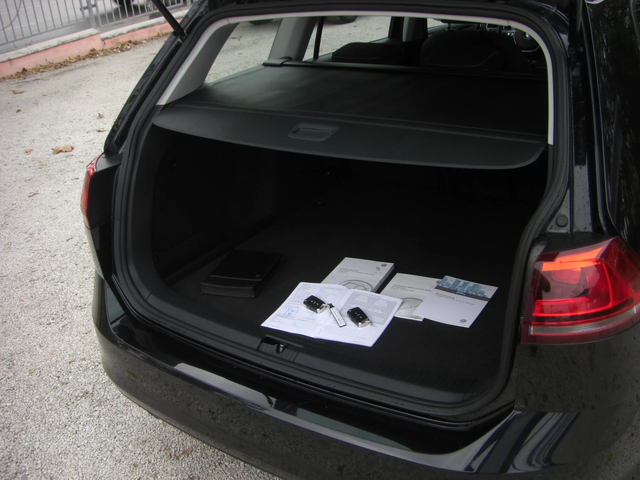 VW Golf 2.0TDI High Line NAVI AVTOMAT EURO 6B - автомобили, коли, обяви за нови и употребявани 15