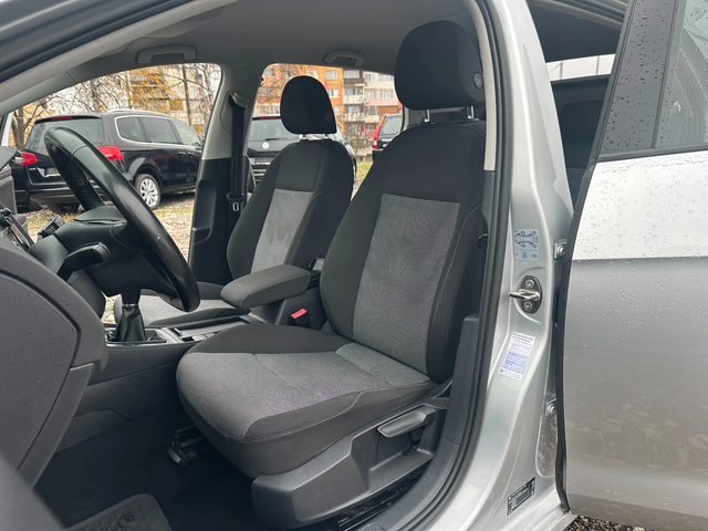 VW Golf 1.6TDI 105kc EVRO5 - автомобили, коли, обяви за нови и употребявани 8