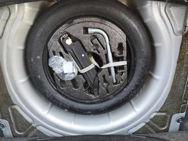 VW Golf 1.9TDi* KLIMATRONIK* - автомобили, коли, обяви за нови и употребявани 13