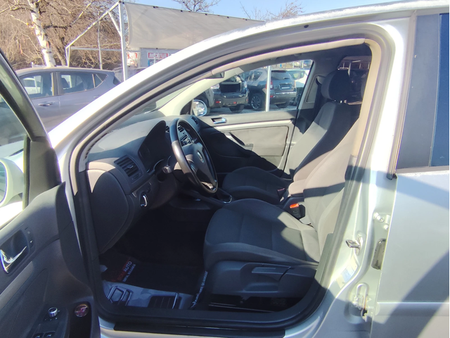 VW Golf 1.9TDi* KLIMATRONIK* - автомобили, коли, обяви за нови и употребявани 6