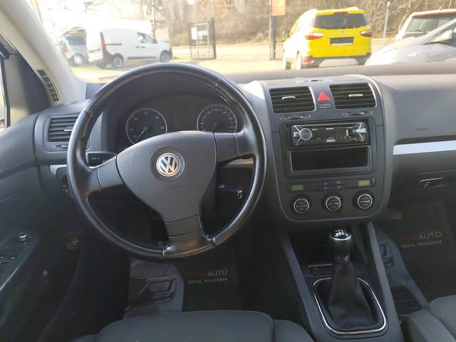 VW Golf 1.9TDi* KLIMATRONIK* - автомобили, коли, обяви за нови и употребявани 7