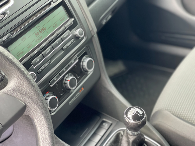 VW Golf 1.2TSi BlueMotion - автомобили, коли, обяви за нови и употребявани 12