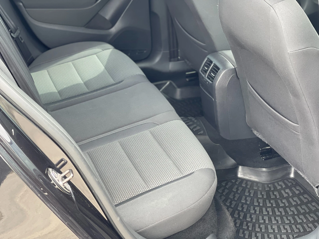 VW Golf 1.2TSi BlueMotion - автомобили, коли, обяви за нови и употребявани 9