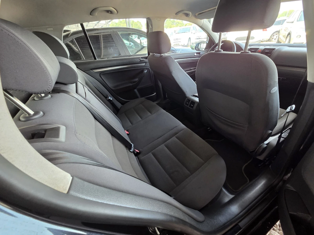 VW Golf 1.9tdi* klima* - автомобили, коли, обяви за нови и употребявани 15