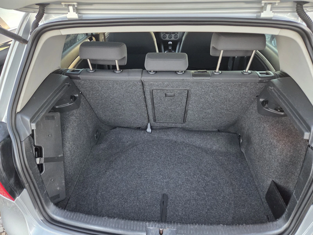 VW Golf 1.9tdi* Italy* - автомобили, коли, обяви за нови и употребявани 8