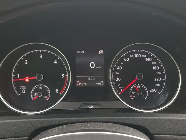 VW Golf - автомобили, коли, обяви за нови и употребявани 7