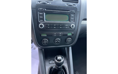 VW Golf 1.9TDI-105-KLIMA-ITALIA - автомобили, коли, обяви за нови и употребявани 12