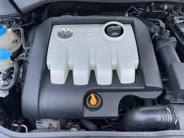 VW Golf 1.9TDI-105-KLIMA-ITALIA - автомобили, коли, обяви за нови и употребявани 13