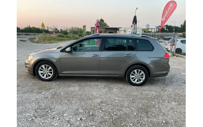 VW Golf 1.6TDI-NAVI-PANO-DSG - автомобили, коли, обяви за нови и употребявани 11