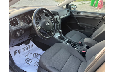 VW Golf 1.6TDI-NAVI-PANO-DSG - автомобили, коли, обяви за нови и употребявани 12