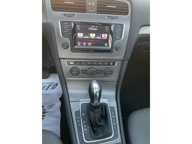 VW Golf 1.6TDI-NAVI-PANO-DSG - автомобили, коли, обяви за нови и употребявани 13