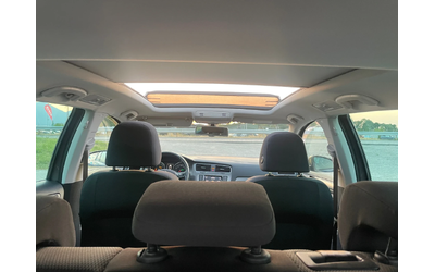 VW Golf 1.6TDI-NAVI-PANO-DSG - автомобили, коли, обяви за нови и употребявани 14