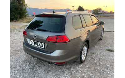 VW Golf 1.6TDI-NAVI-PANO-DSG - автомобили, коли, обяви за нови и употребявани 8