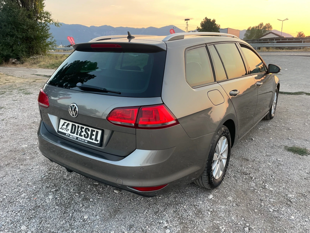 VW Golf 1.6TDI-NAVI-PANO-DSG - автомобили, коли, обяви за нови и употребявани 8