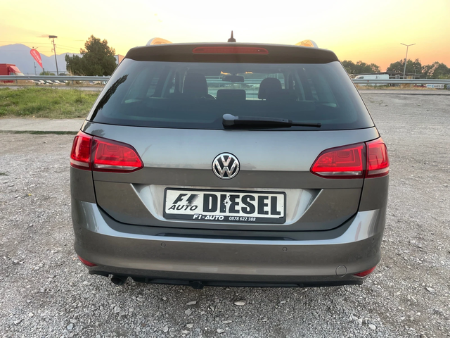 VW Golf 1.6TDI-NAVI-PANO-DSG - автомобили, коли, обяви за нови и употребявани 9