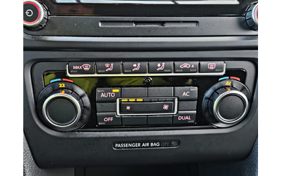 VW Golf 6/1.6TDI/105KS/5 СКОРОСТИ/TEMPOMAT/PARK ASSYST/ - автомобили, коли, обяви за нови и употребявани 11