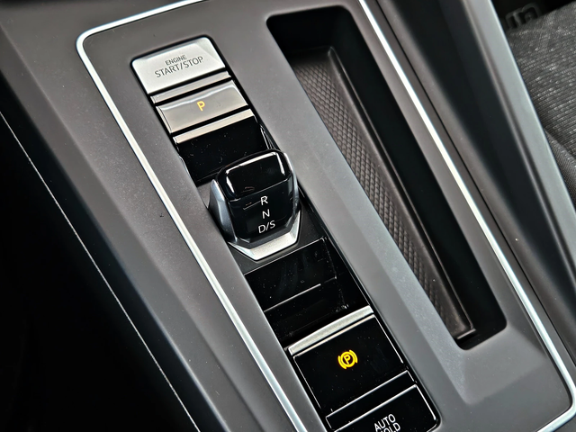 VW Golf R-LINE/1.5TSI/131PS/7DSG/CAMERA/AMBIENT/KEYLESS - автомобили, коли, обяви за нови и употребявани 11