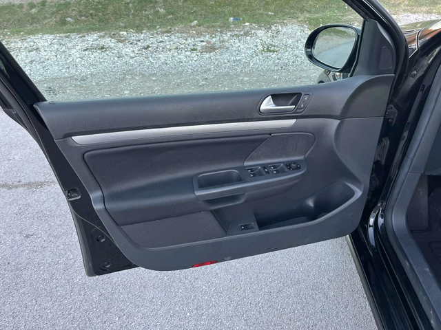 VW Golf 1.4I 80кс FACE КЛИМАТИК - автомобили, коли, обяви за нови и употребявани 6