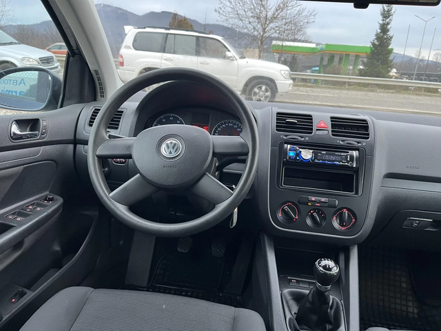 VW Golf 1.4I 75кс  КЛИМАТИК - автомобили, коли, обяви за нови и употребявани 11
