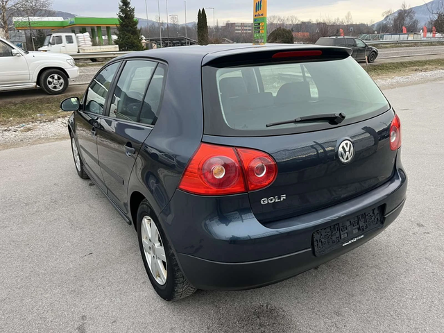 VW Golf 1.4I 75кс  КЛИМАТИК - автомобили, коли, обяви за нови и употребявани 4