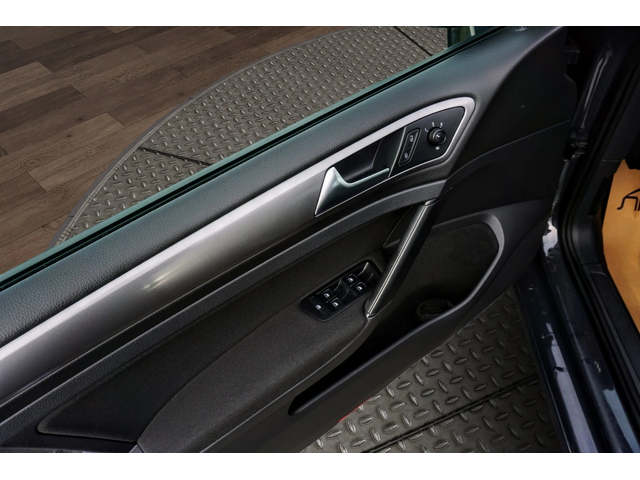 VW Golf 1.6TDI TRENDLINE - автомобили, коли, обяви за нови и употребявани 4