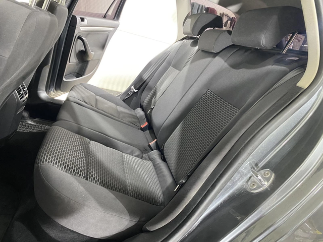 VW Golf 1.6 TDI  4x4 - автомобили, коли, обяви за нови и употребявани 10