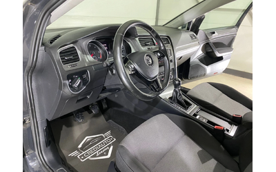 VW Golf 1.6 TDI * NAVI * 4Motion * - автомобили, коли, обяви за нови и употребявани 6